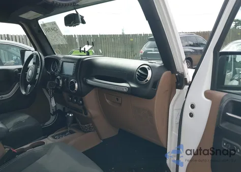 2018 Jeep Wrangler Jk Unlimited Sahara 4X4 from USA, damaged, VIN 1C4HJWEGXJL870606